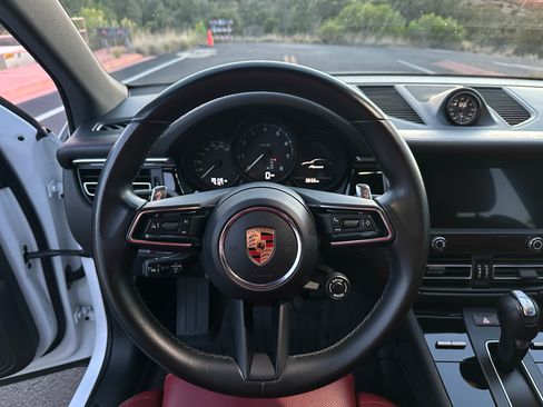 Used 2023 Porsche Macan image 29