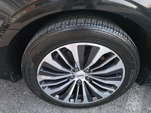 Used 2022 Volvo S90 B6 Momentum image 30