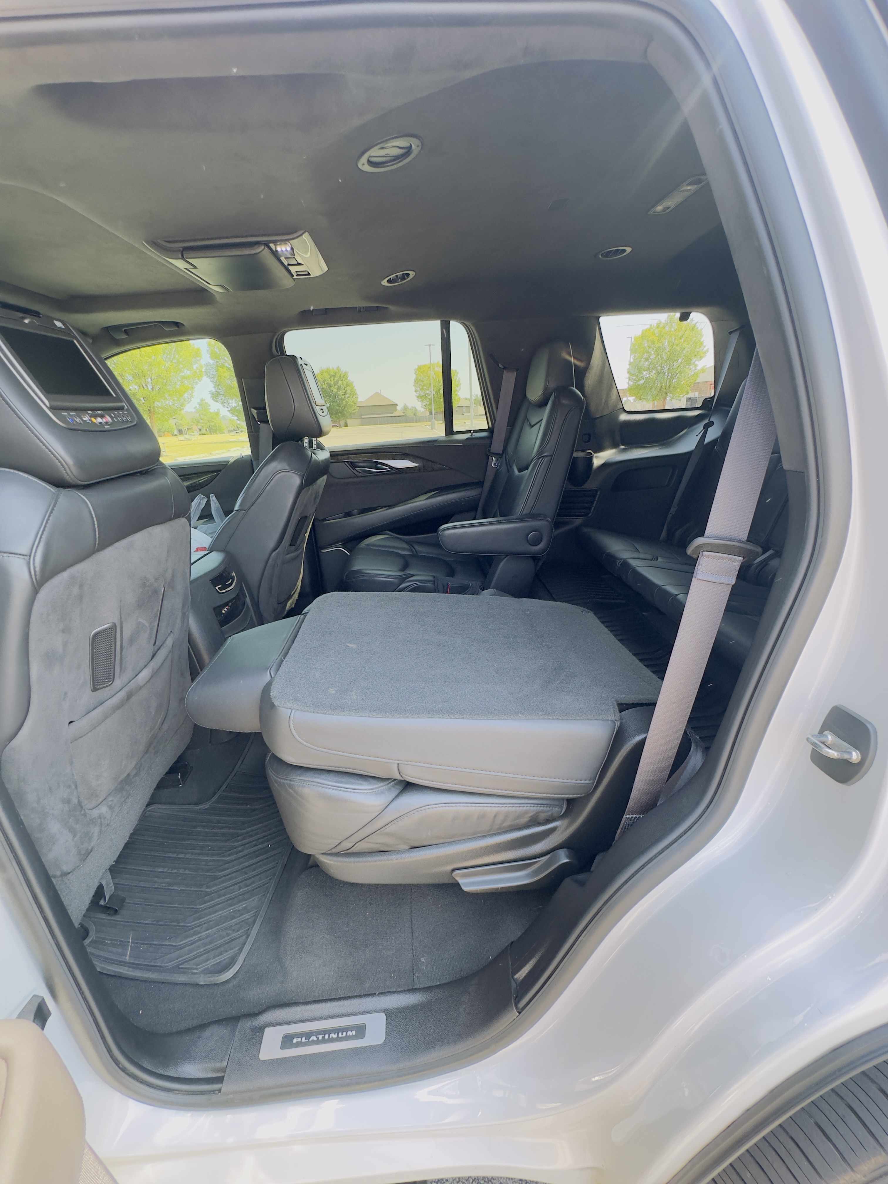 Used 2016 Cadillac Escalade Platinum AWD/4WD image 15