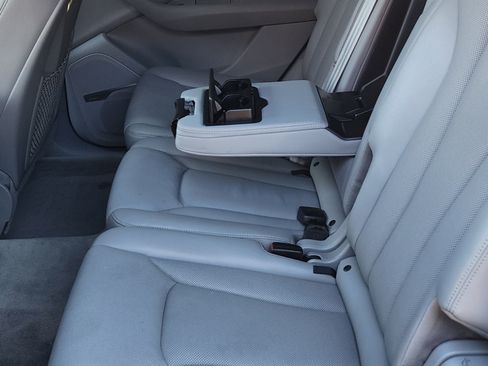 Used 2017 Audi Q7 3.0T Prestige image 10