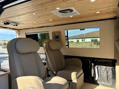 Used 2015 Mercedes-Benz Sprinter 2500 image 30