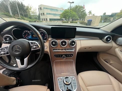 Used 2020 Mercedes-Benz C 300 Sedan image 10
