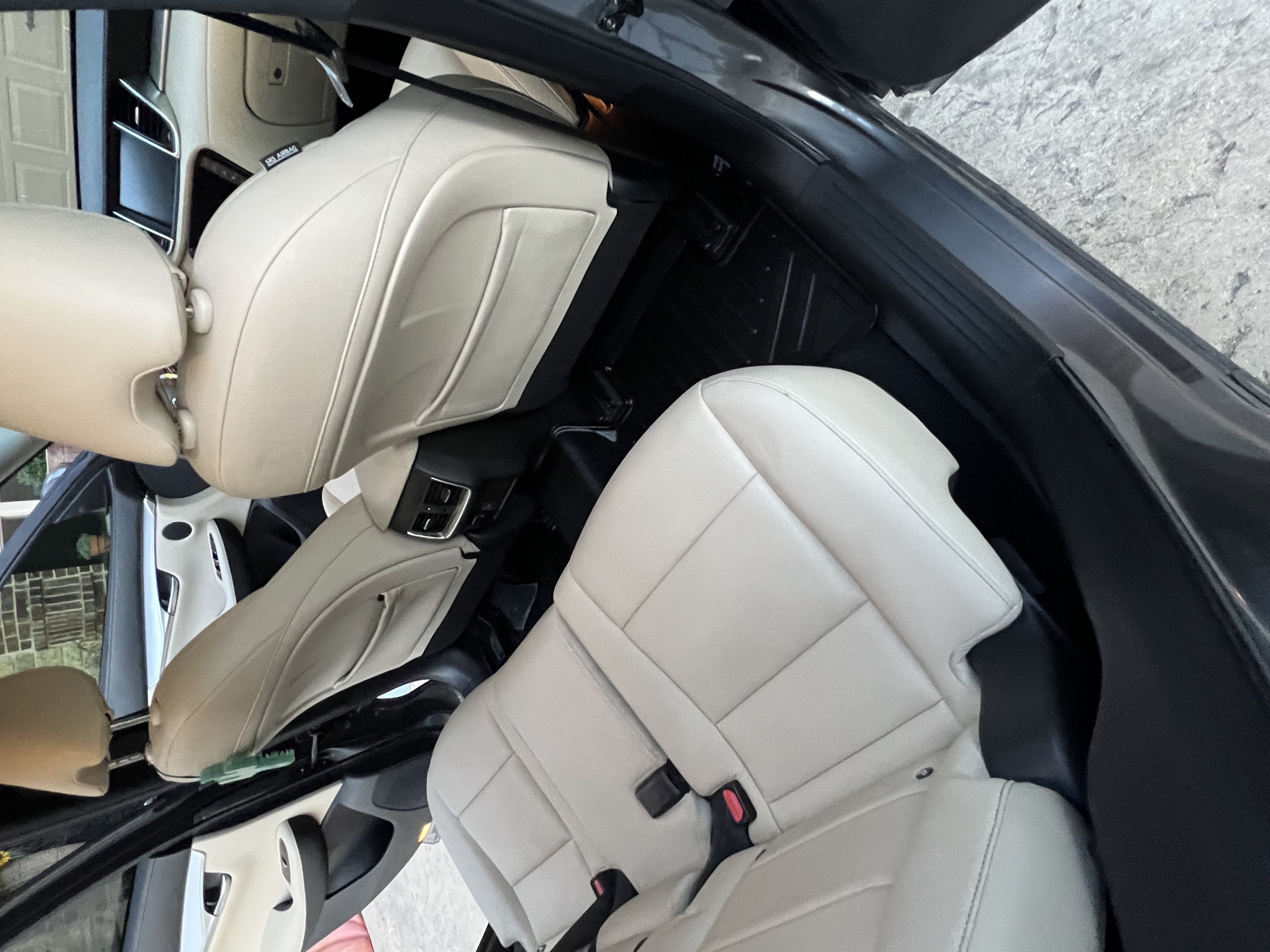 Used 2019 INFINITI QX50 Luxe w/ Navigation Package FWD image 4