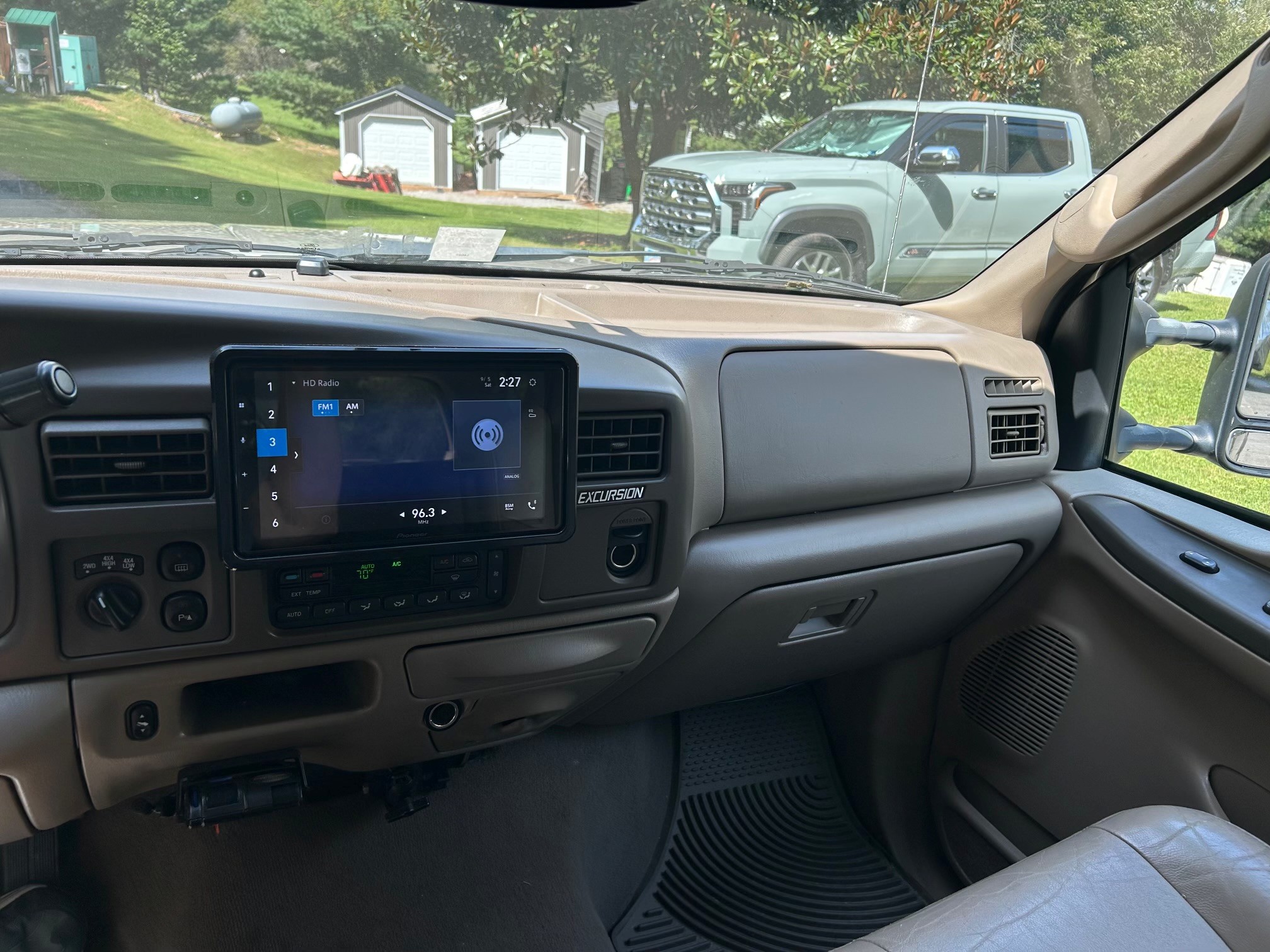 Used 2004 Ford Excursion Limited AWD/4WD image 14
