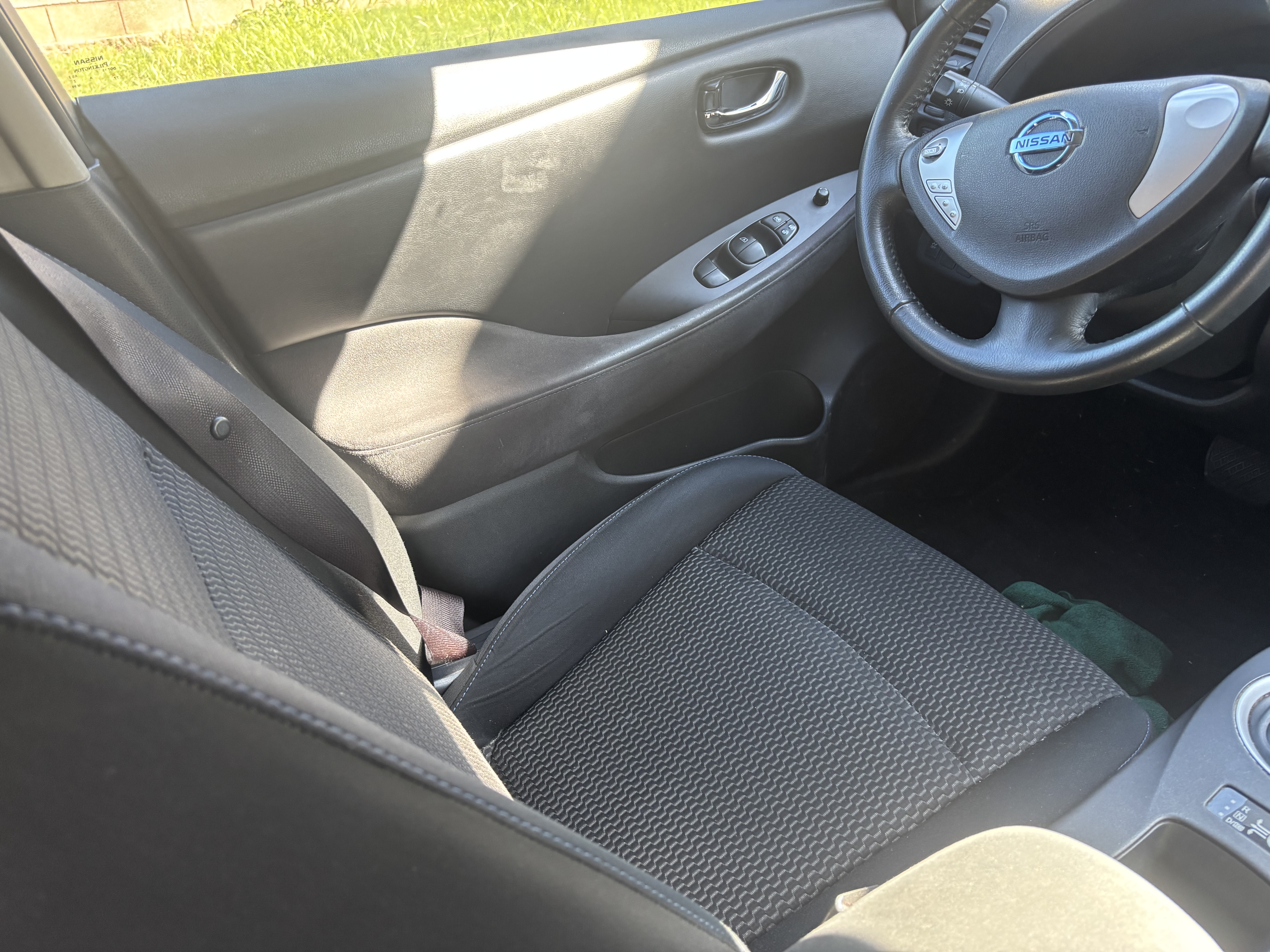 Used 2013 Nissan Leaf S FWD image 11