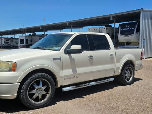 Used 2008 Lincoln Mark LT 2WD image 1