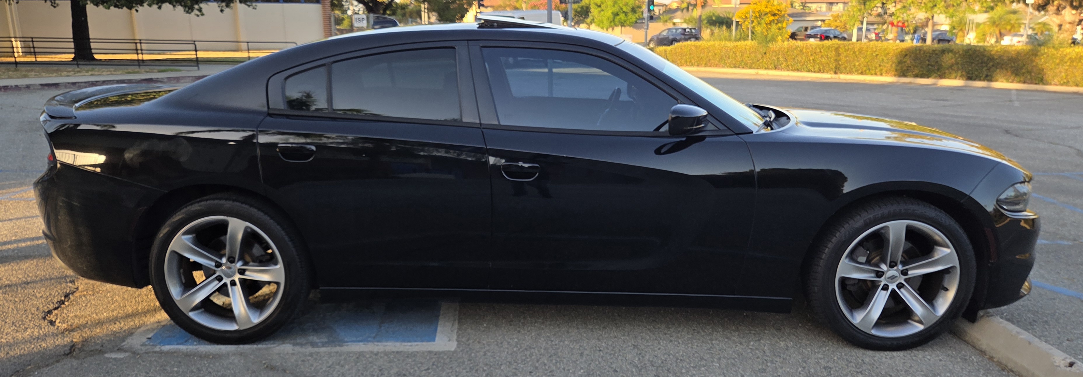 Used 2016 Dodge Charger SXT w/ Plus Group RWD image 12