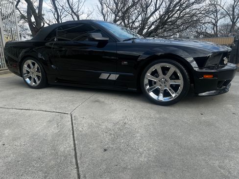 Used 2005 Ford Mustang GT Premium image 15