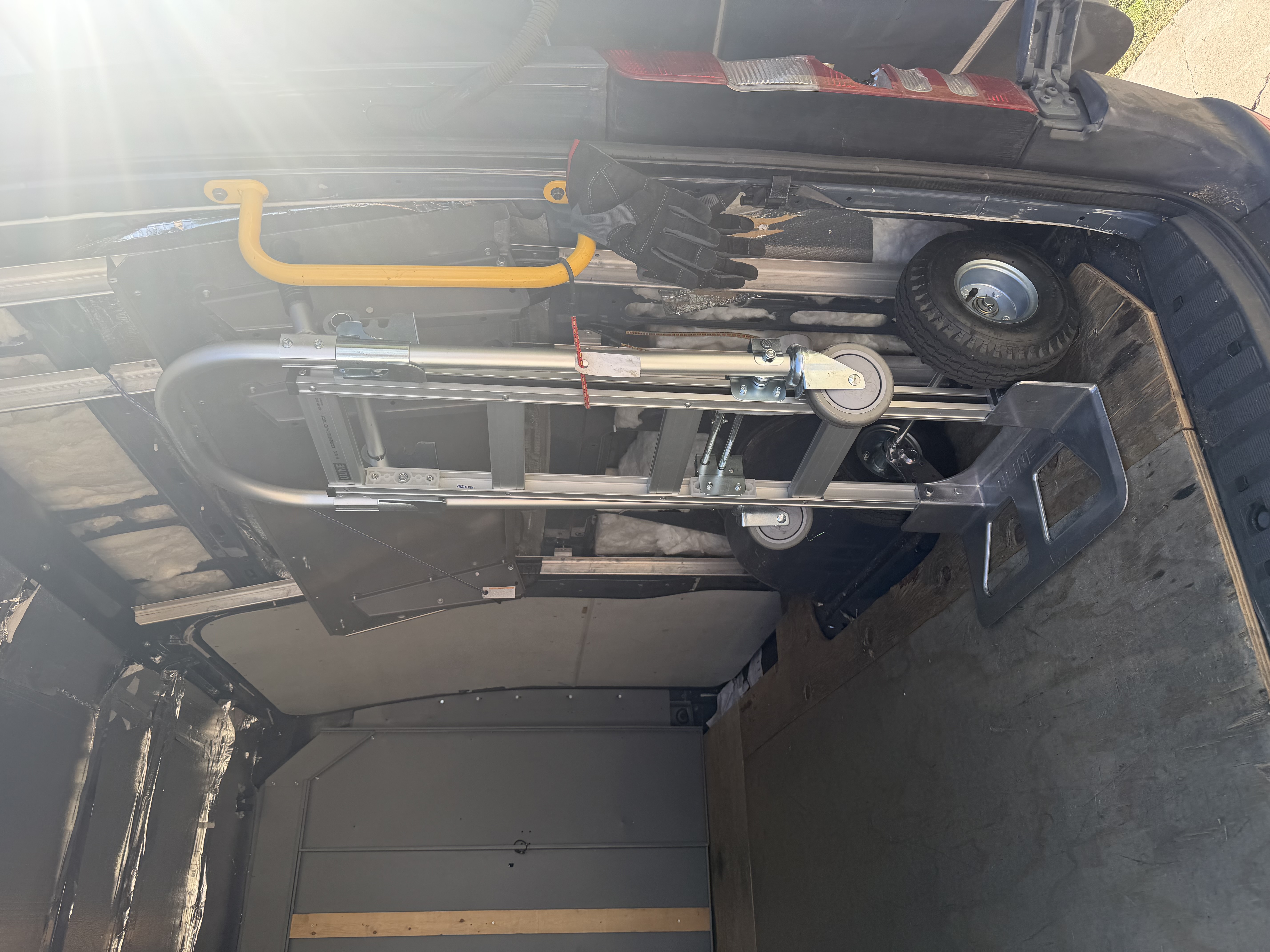 Used 2018 Mercedes-Benz Sprinter 2500 image 13