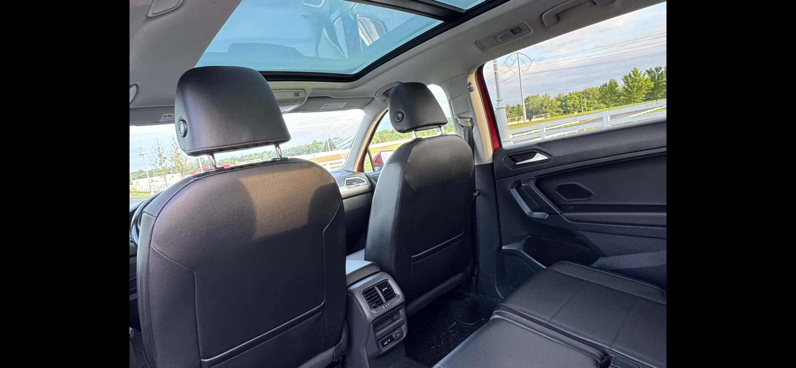 Used 2019 Volkswagen Tiguan SE w/ Panoramic Sunroof Package AWD/4WD image 14