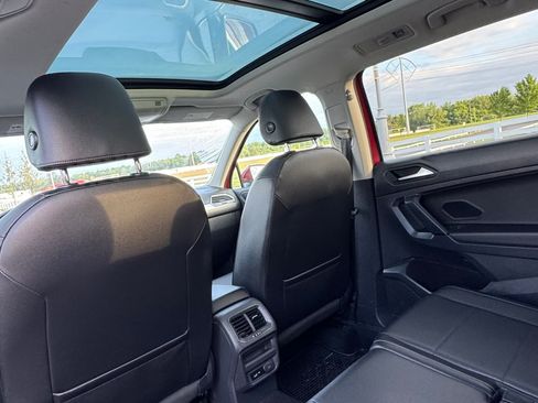Used 2019 Volkswagen Tiguan SE w/ Panoramic Sunroof Package AWD/4WD image 14