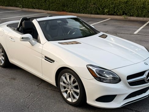 Used 2017 Mercedes-Benz SLC 300 image 1