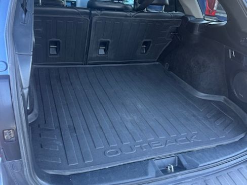 Used 2015 Subaru Outback 3.6R Limited image 8