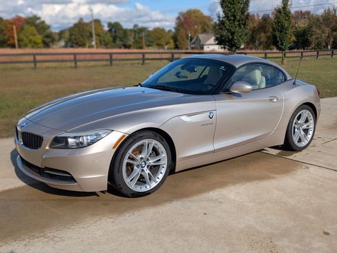 Used 2009 BMW Z4 sDrive30i image 1