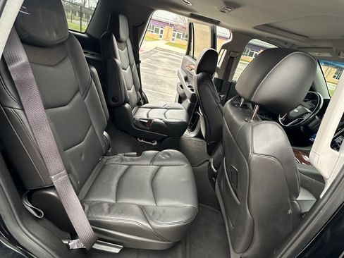 Used 2016 Cadillac Escalade Luxury image 10