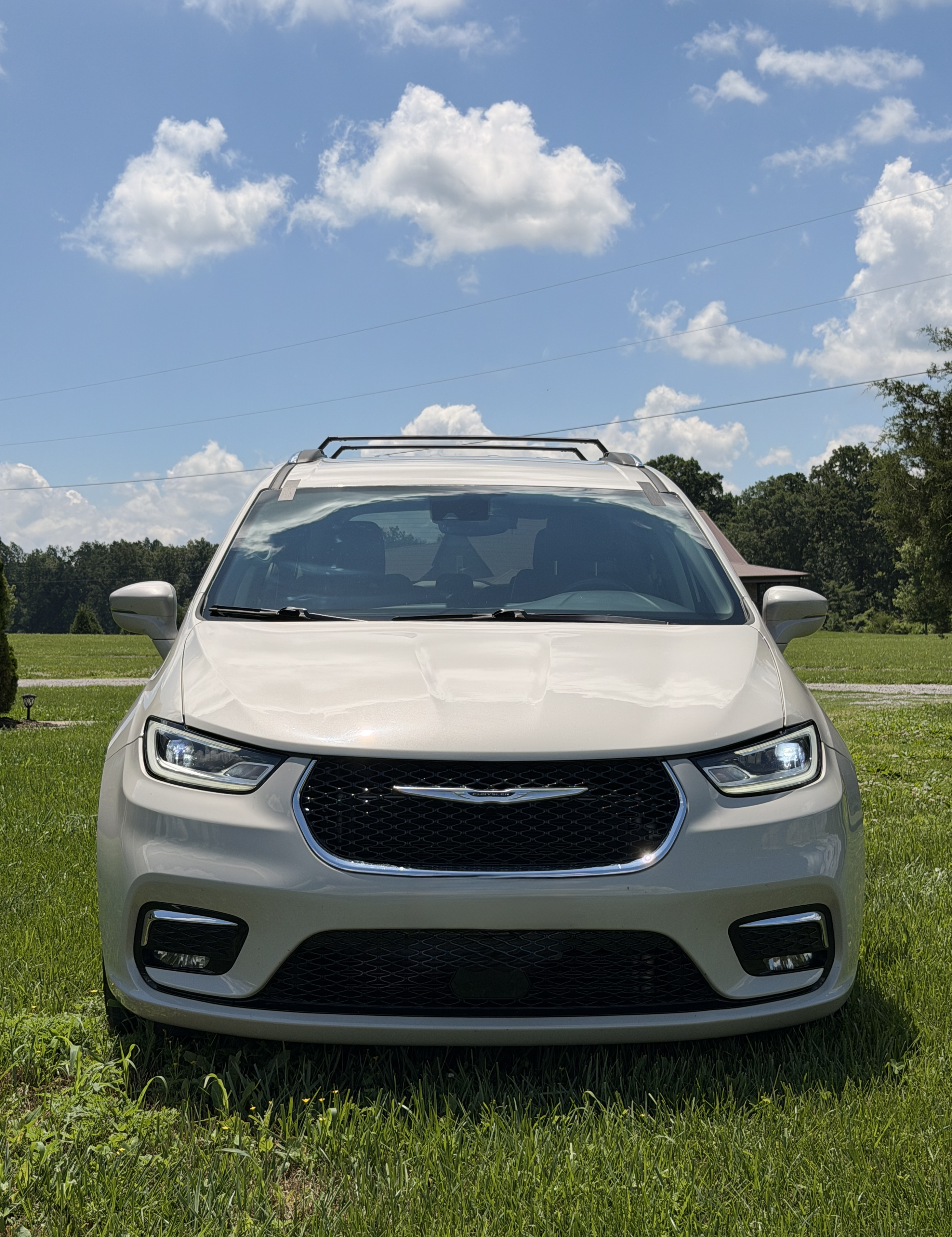 Used 2021 Chrysler Pacifica Touring-L FWD image 5
