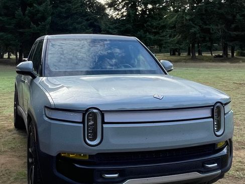 Used 2022 Rivian R1T Launch Edition image 1