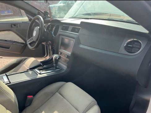 Used 2012 Ford Mustang Coupe RWD image 15