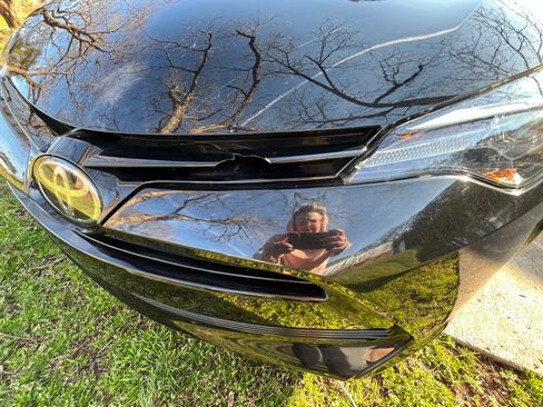 Used 2017 Toyota Corolla LE image 6