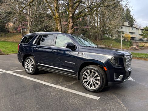Used 2021 GMC Yukon Denali w/ Denali Premium Package image 1