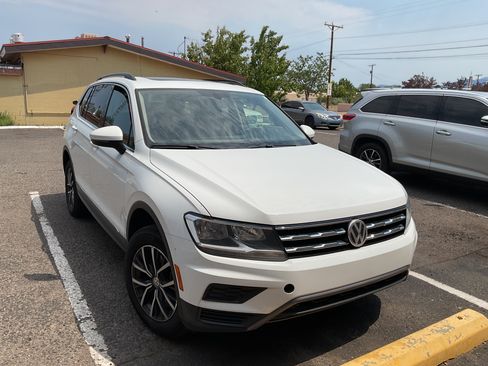 Used 2020 Volkswagen Tiguan SE w/ Panoramic Sunroof Package AWD/4WD image 10