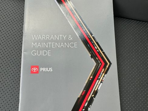 Used 2026 Toyota Prius XLE FWD image 19