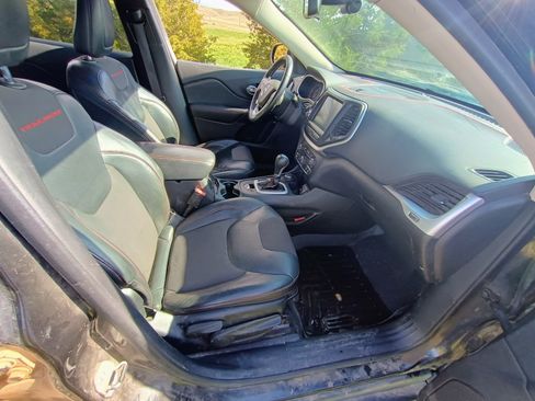 Used 2015 Jeep Cherokee Trailhawk image 13