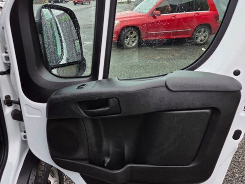 Used 2023 RAM ProMaster 2500 w/ Premium Appearance Group image 11