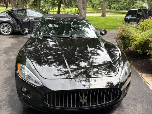 Used 2015 Maserati GranTurismo Convertible RWD image 1