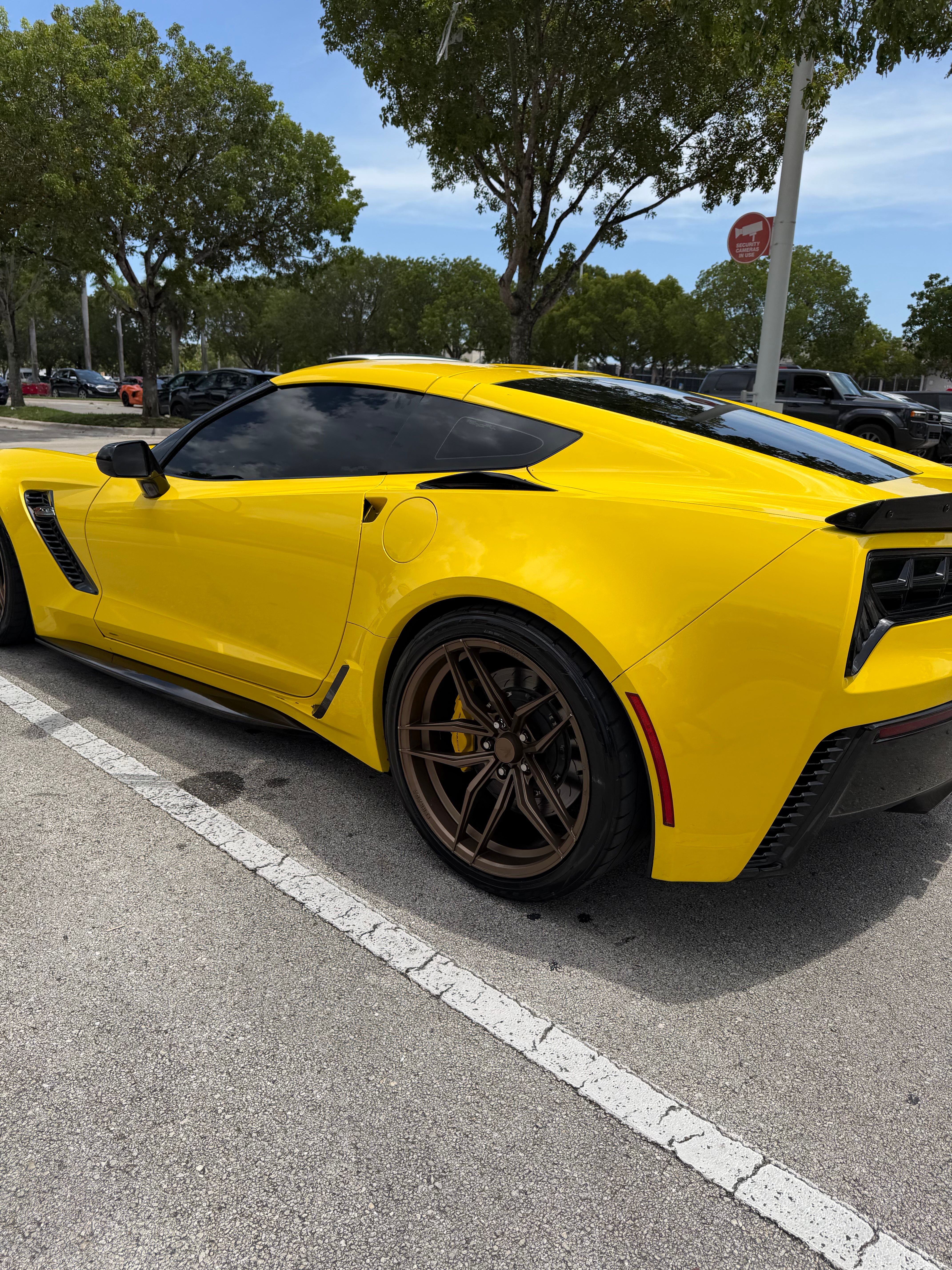 Used 2018 Chevrolet Corvette Z06 w/ Battery Protection Package RWD image 2