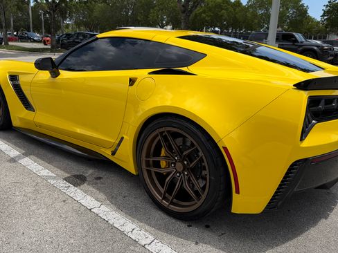 Used 2018 Chevrolet Corvette Z06 w/ Battery Protection Package RWD image 2