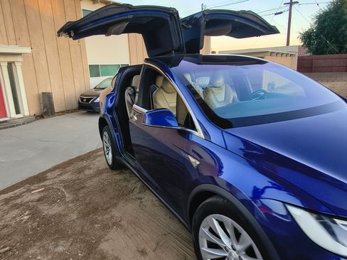 Used 2016 Tesla Model X 90D AWD/4WD image 8
