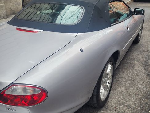 Used 2001 Jaguar XK8 Convertible image 4