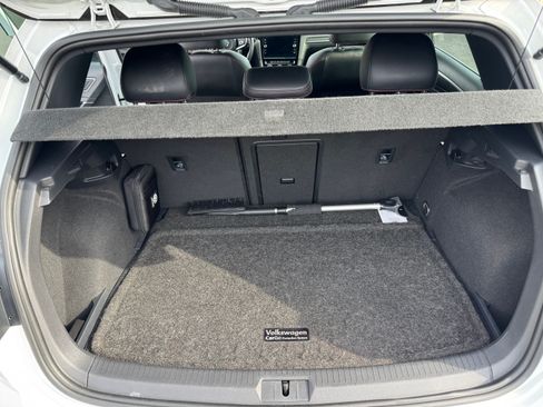 Used 2021 Volkswagen GTI SE image 11