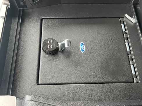 Used 2017 Ford F350 Lariat w/ Lariat Ultimate Package image 10