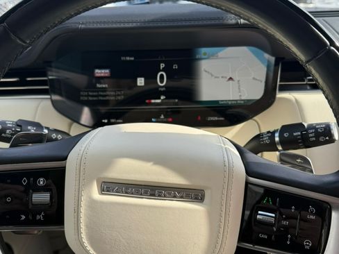 Used 2024 Land Rover Range Rover SE image 13