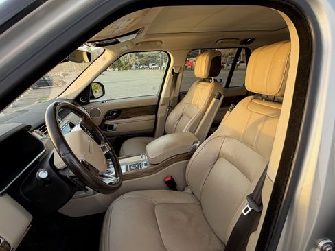Used 2019 Land Rover Range Rover image 10