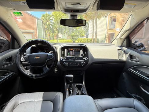 Used 2020 Chevrolet Colorado W/T w/ Custom Special Edition image 11