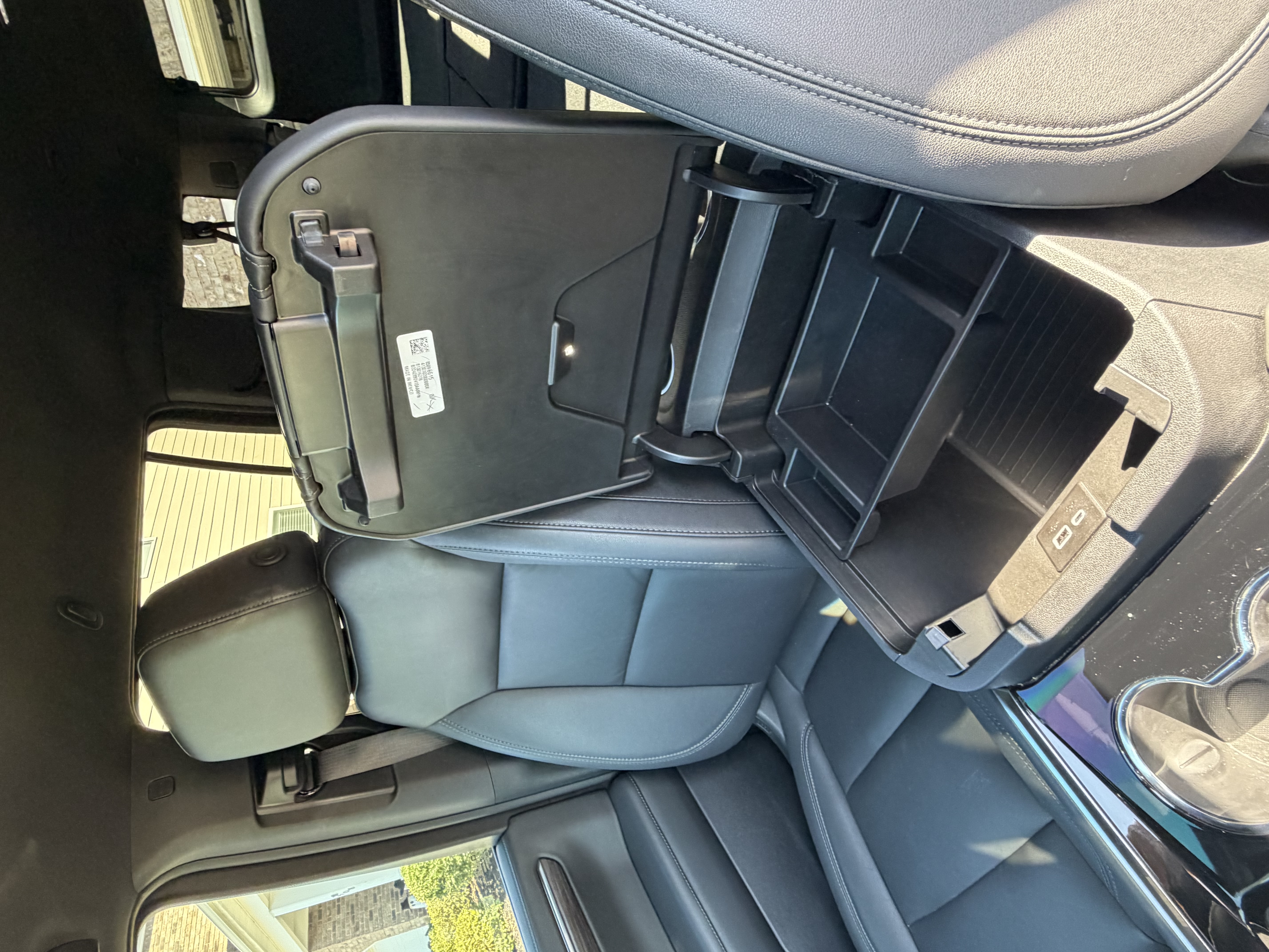 Used 2025 Chevrolet Suburban LT AWD/4WD image 32