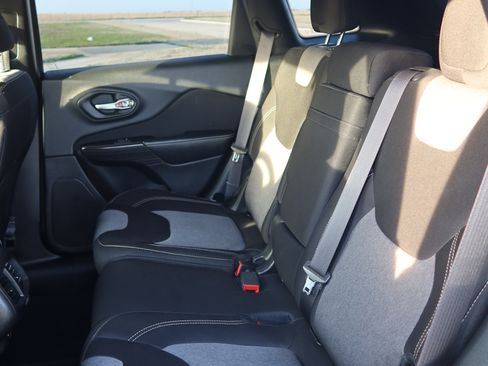 Used 2014 Jeep Cherokee Latitude image 15