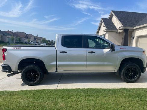 Used 2019 Chevrolet Silverado 1500 Custom Trail Boss w/ Custom Convenience Package AWD/4WD image 4