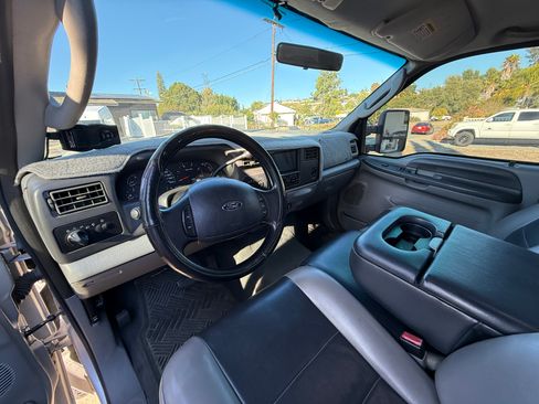 Used 2004 Ford F350 XLT image 11