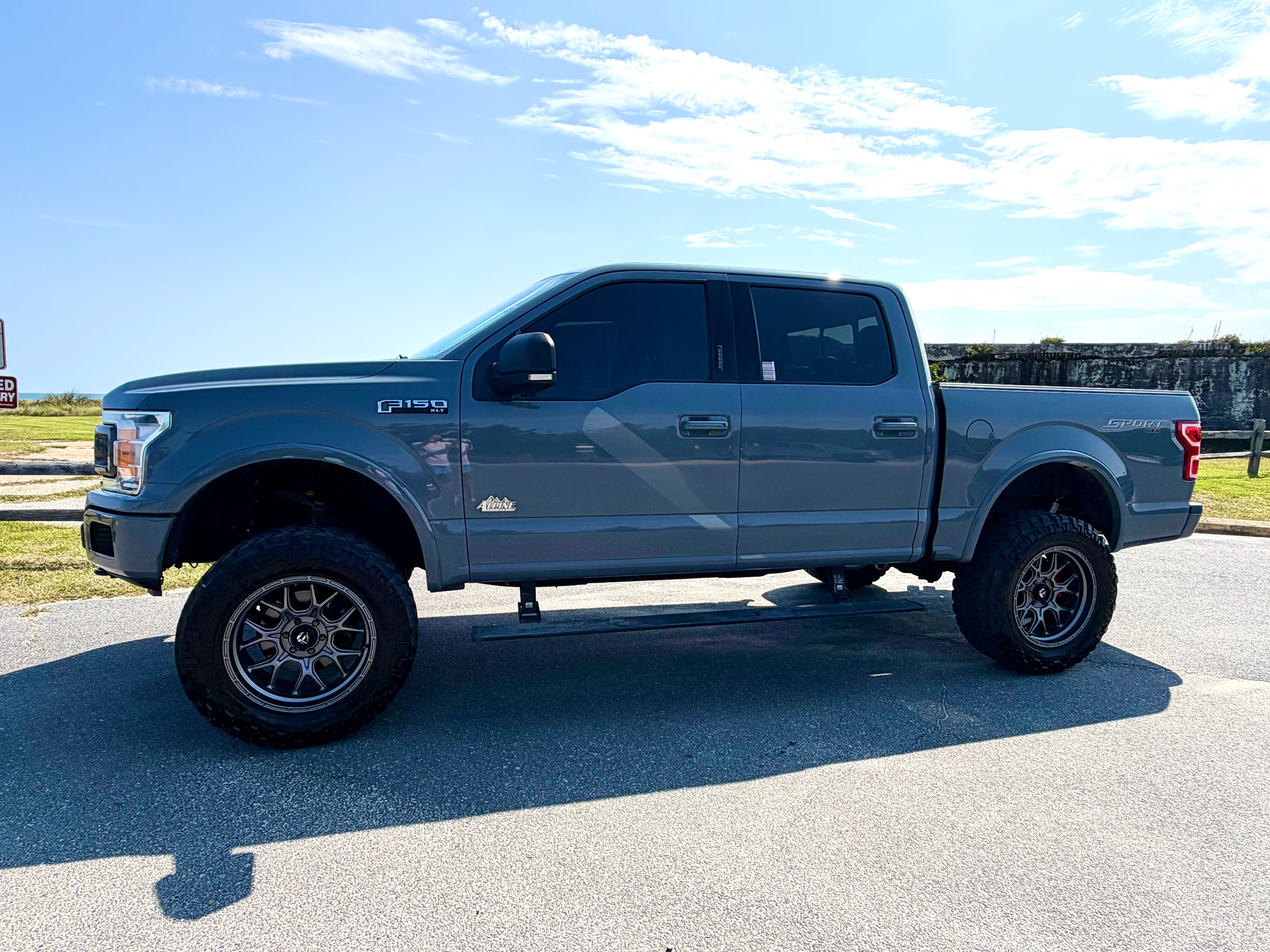 Used 2019 Ford F150 XLT w/ Equipment Group 302A Luxury AWD/4WD image 24