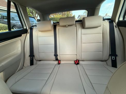 Used 2010 Volkswagen Jetta TDI image 11