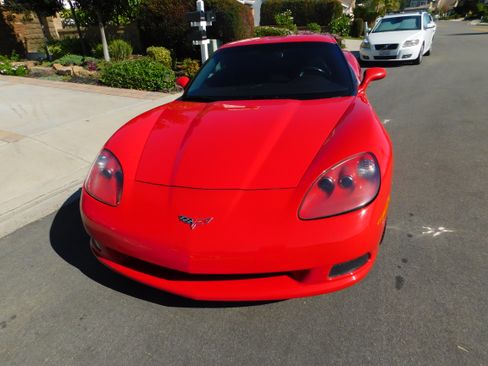 Used 2006 Chevrolet Corvette Coupe image 1