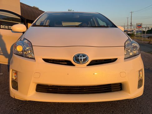 Used 2010 Toyota Prius Three image 6