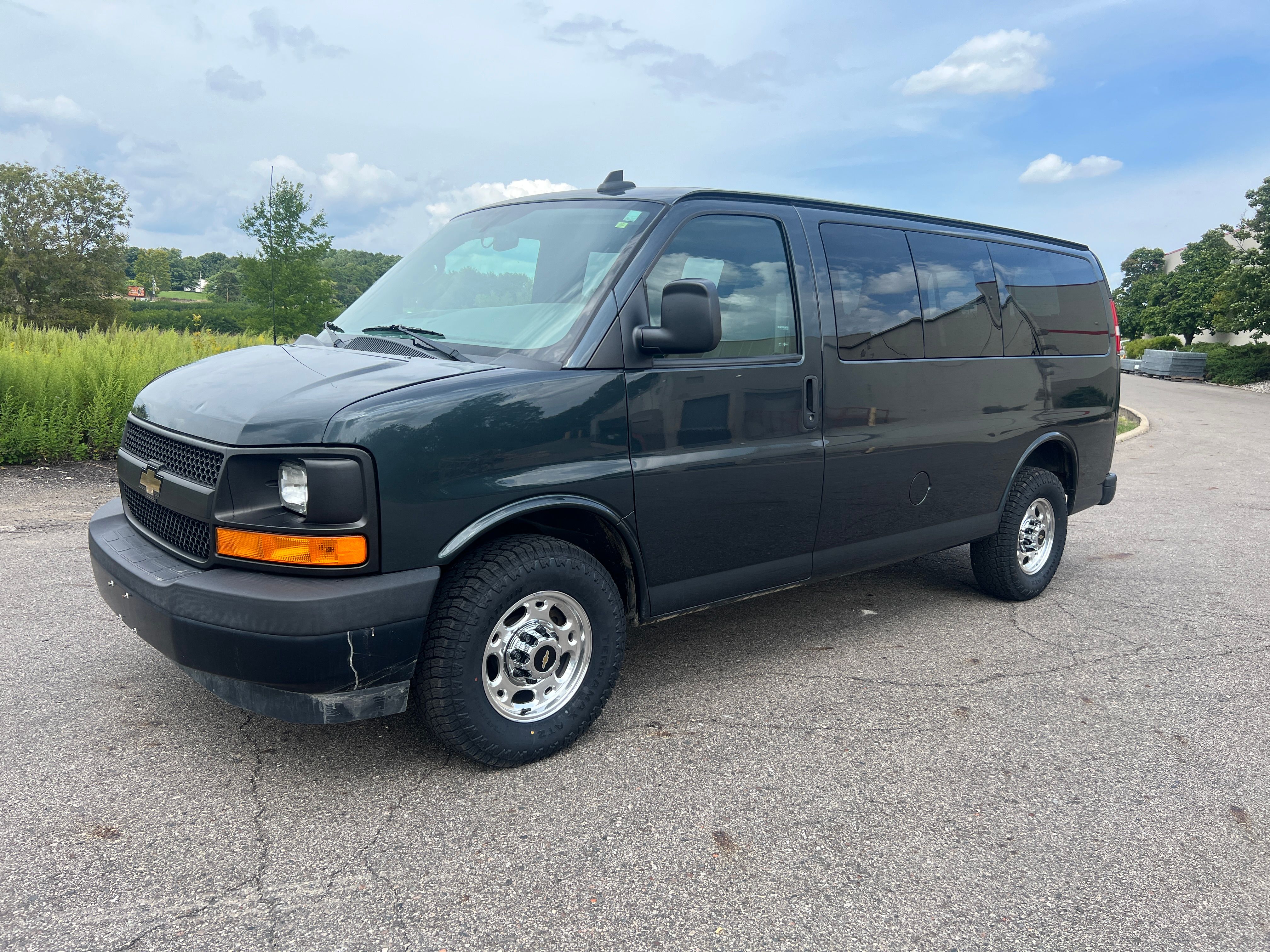 Used 2017 Chevrolet Express 2500 LS RWD image 4