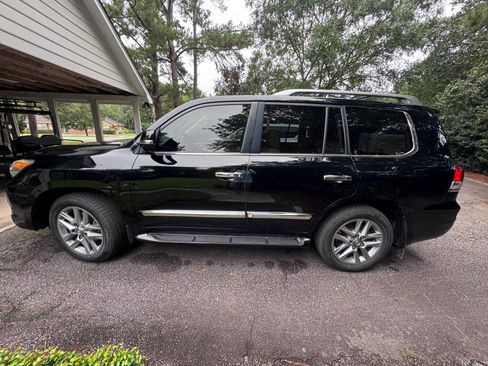 Used 2014 Lexus LX 570 4WD image 4