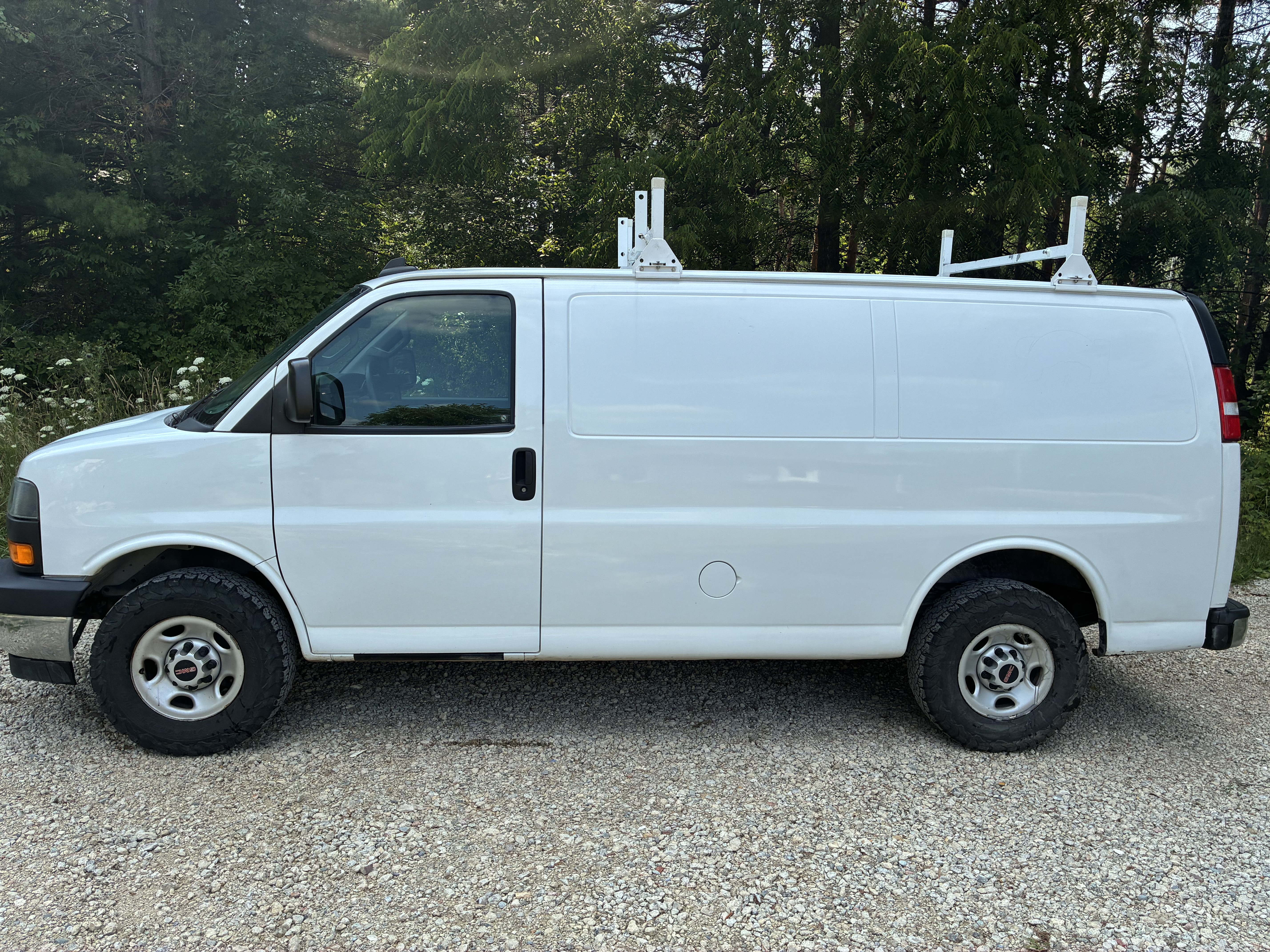 Used 2020 GMC Savana 2500 w/ Driver Convenience Package RWD image 1