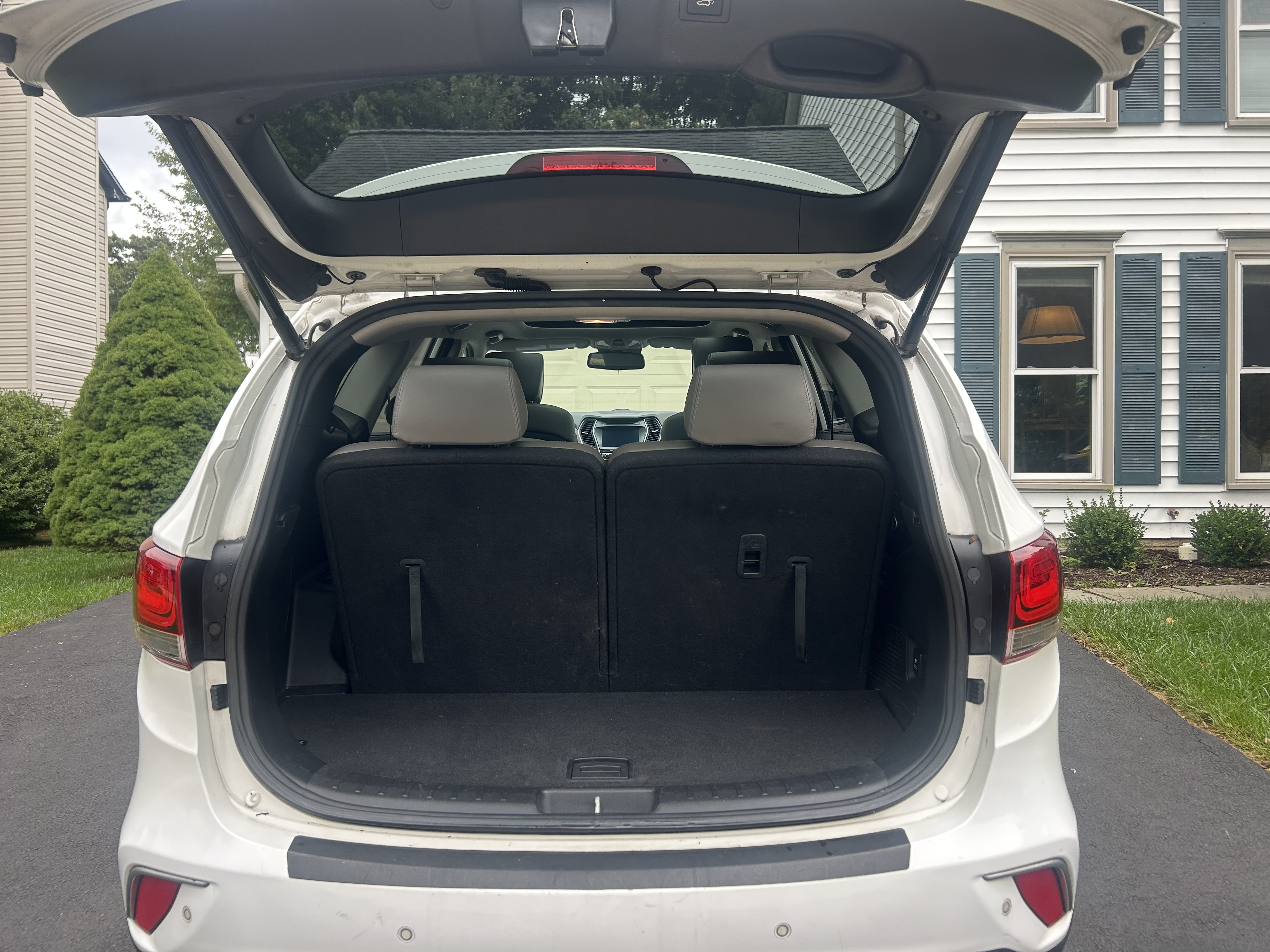 Used 2017 Hyundai Santa Fe Limited FWD image 12